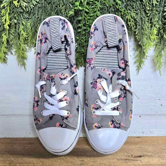 Size 9 Maurices Floral & Striped Scrunch Back Slip On Sneakers - Picture 1 of 7